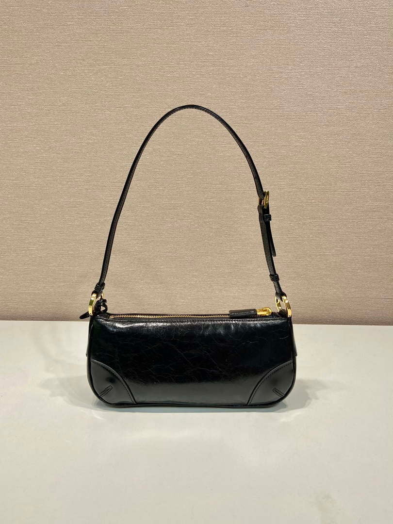 Prada 1BC201 Re-Edition 2002 small leather shoulder bag Black
