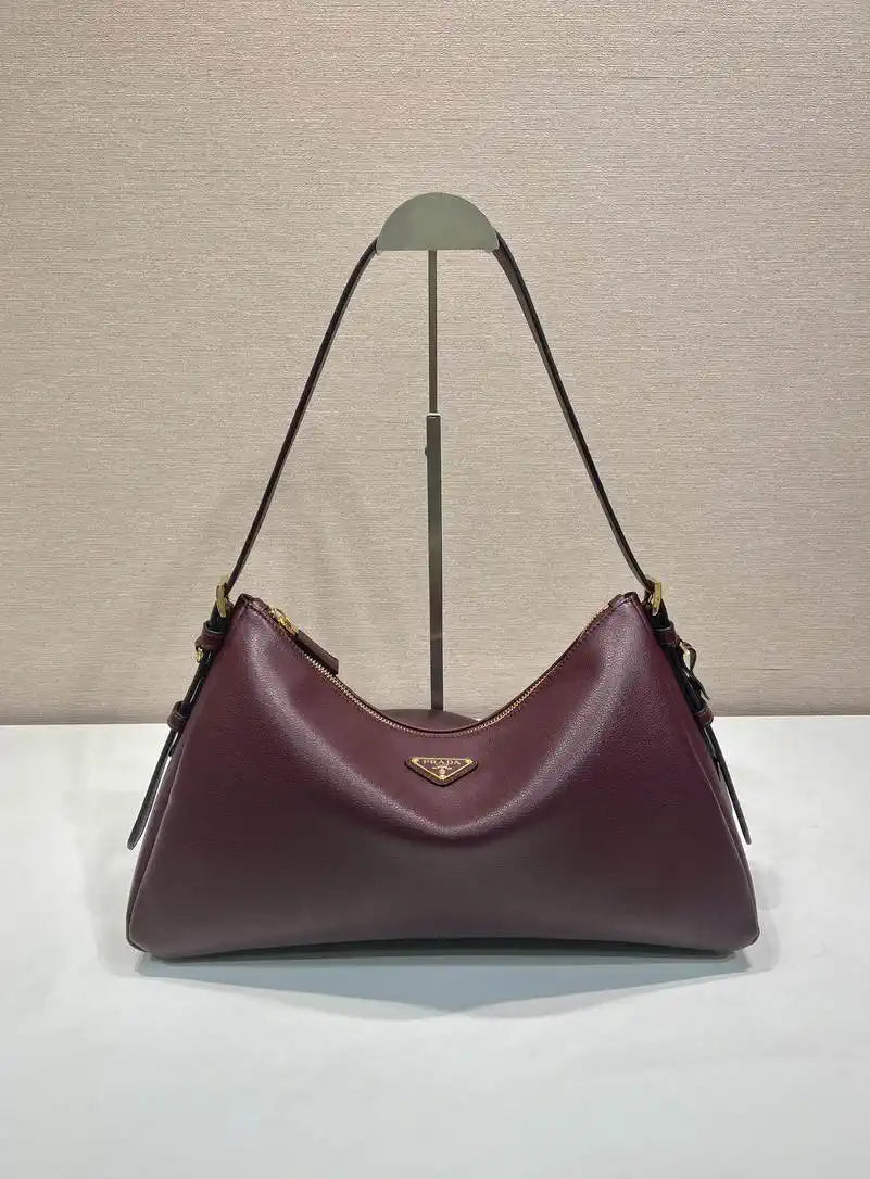 Prada 1BC228 Prada Aim¨¨e Large leather shoulder bag Wine Red