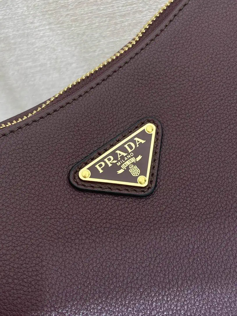 Prada 1BC228 Prada Aim¨¨e Large leather shoulder bag Wine Red