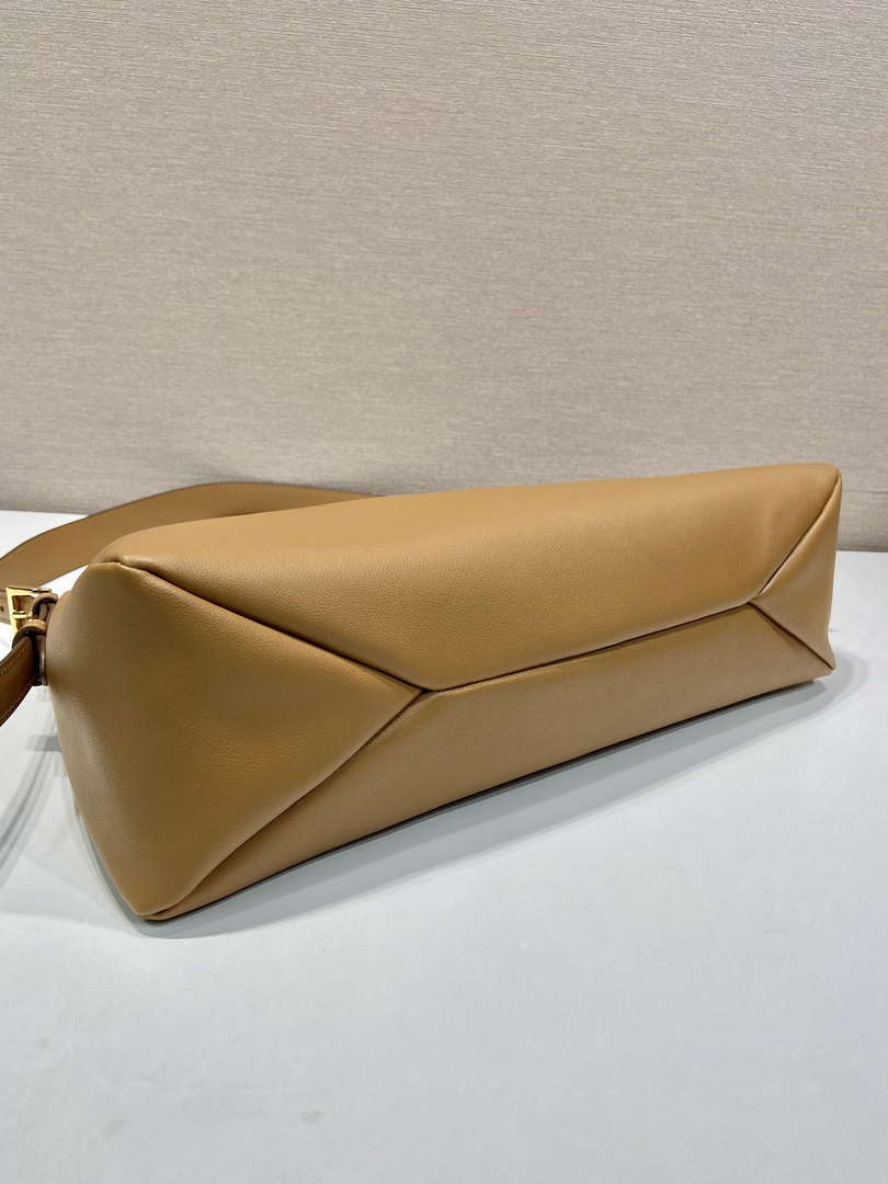 Prada 1BC228 Prada Aim¨¨e Large leather shoulder bag Brown