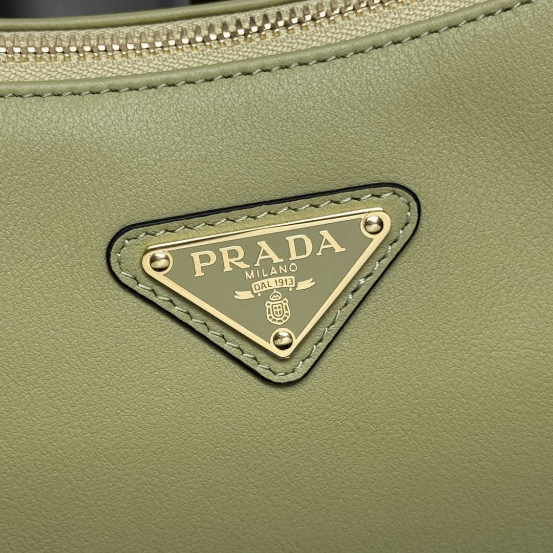 Prada 1BC228 Prada Aim¨¨e Large leather shoulder bag Light Green