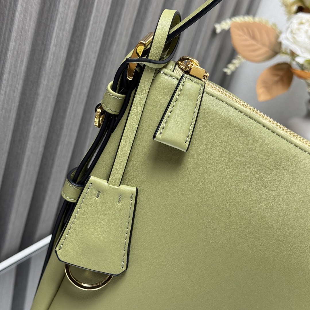 Prada 1BC228 Prada Aim¨¨e Large leather shoulder bag Light Green