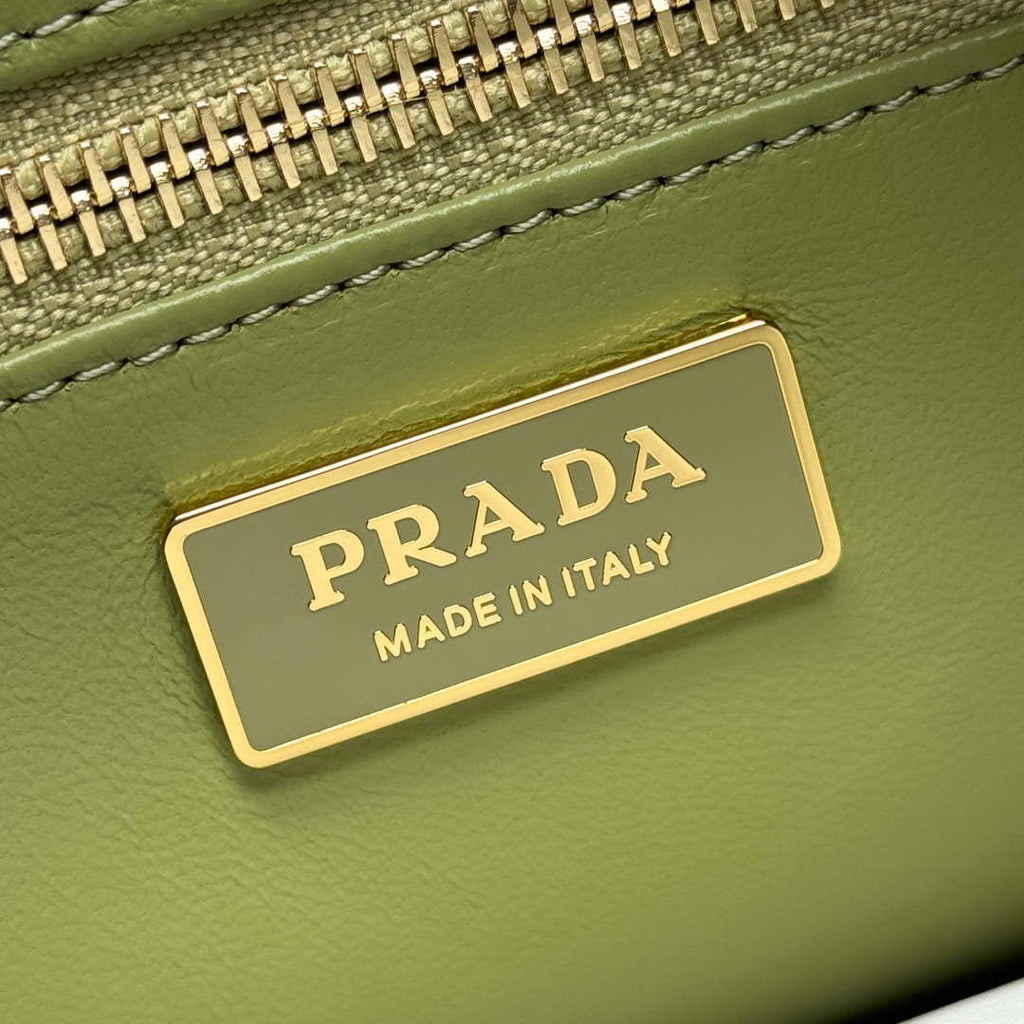 Prada 1BC228 Prada Aim¨¨e Large leather shoulder bag Light Green