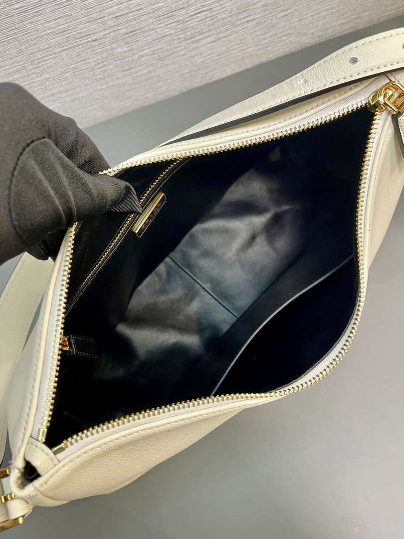 Prada 1BC228 Prada Aim¨¨e Large leather shoulder bag White