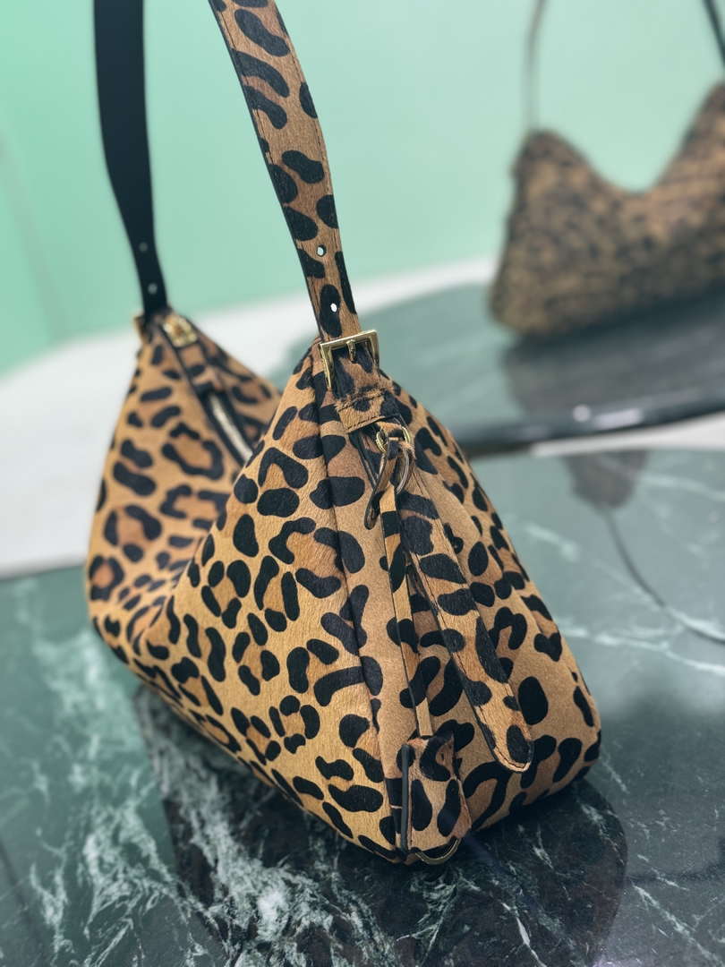 Prada 1BC228 Prada Aim¨¨e Large printed leather shoulder bag Honey