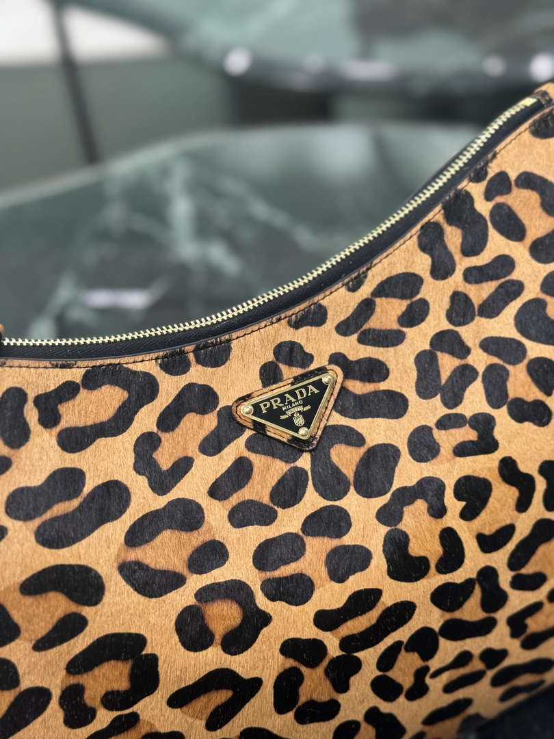 Prada 1BC228 Prada Aim¨¨e Large printed leather shoulder bag Honey