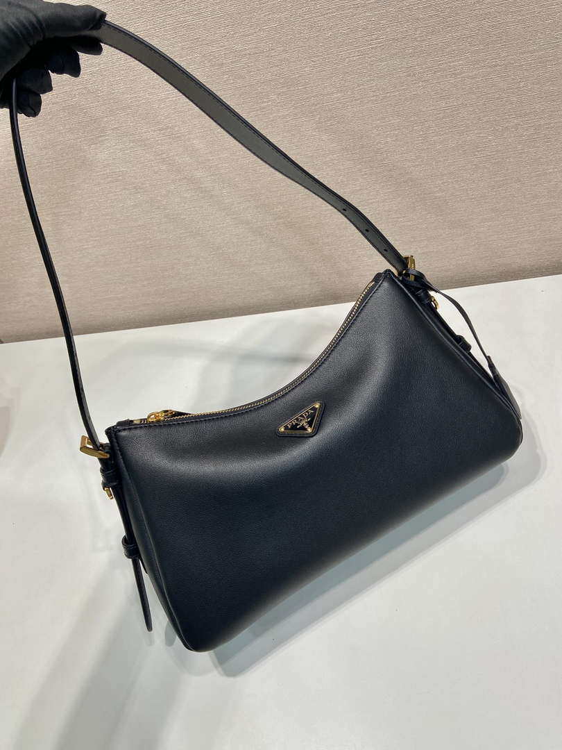 Prada 1BC229 Prada Aim¨¨e Medium leather shoulder bag Black