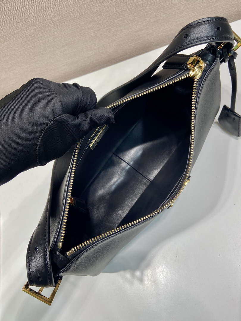 Prada 1BC229 Prada Aim¨¨e Medium leather shoulder bag Black