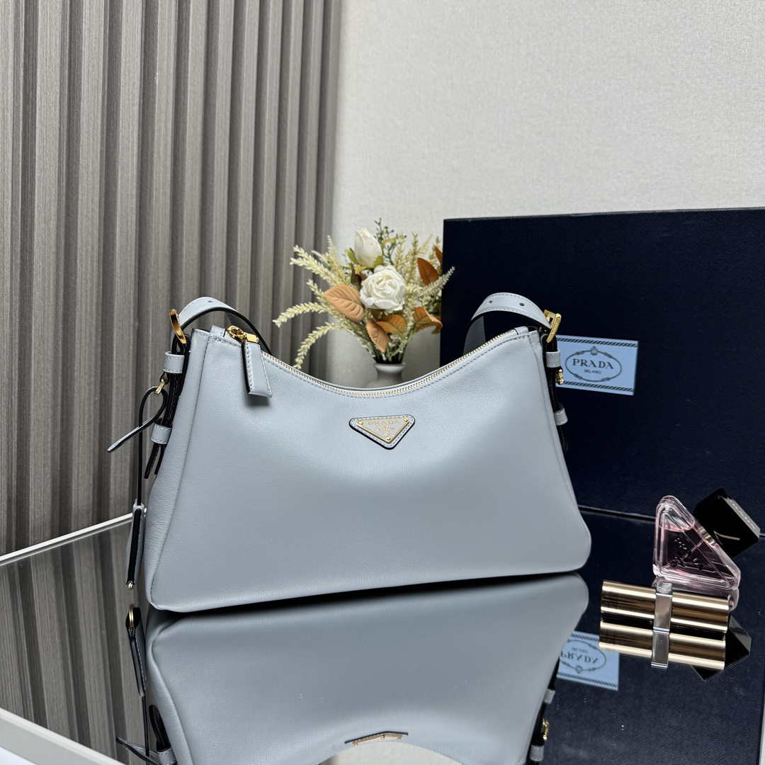Prada 1BC229 Prada Aim¨¨e Medium leather shoulder bag Light Blue