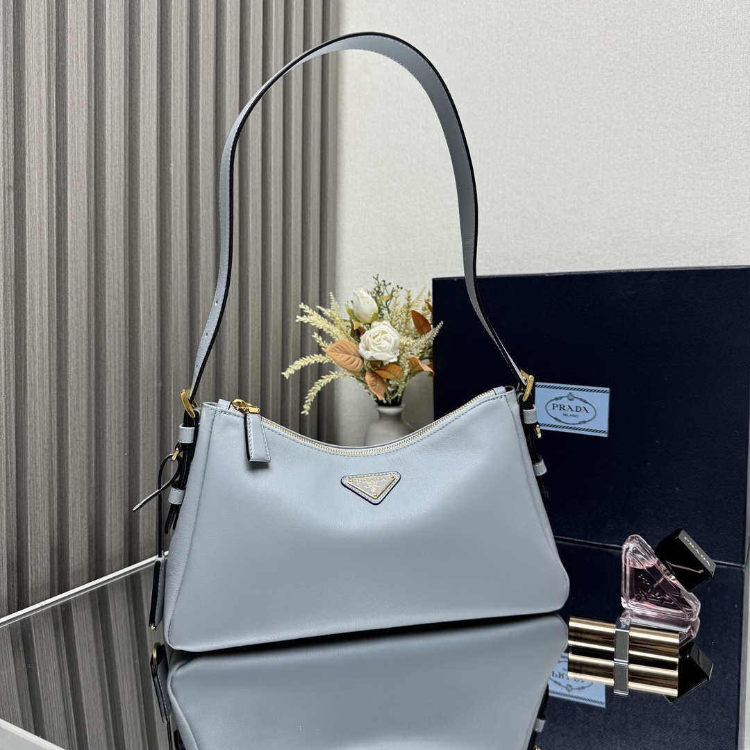 Prada 1BC229 Prada Aim¨¨e Medium leather shoulder bag Light Blue