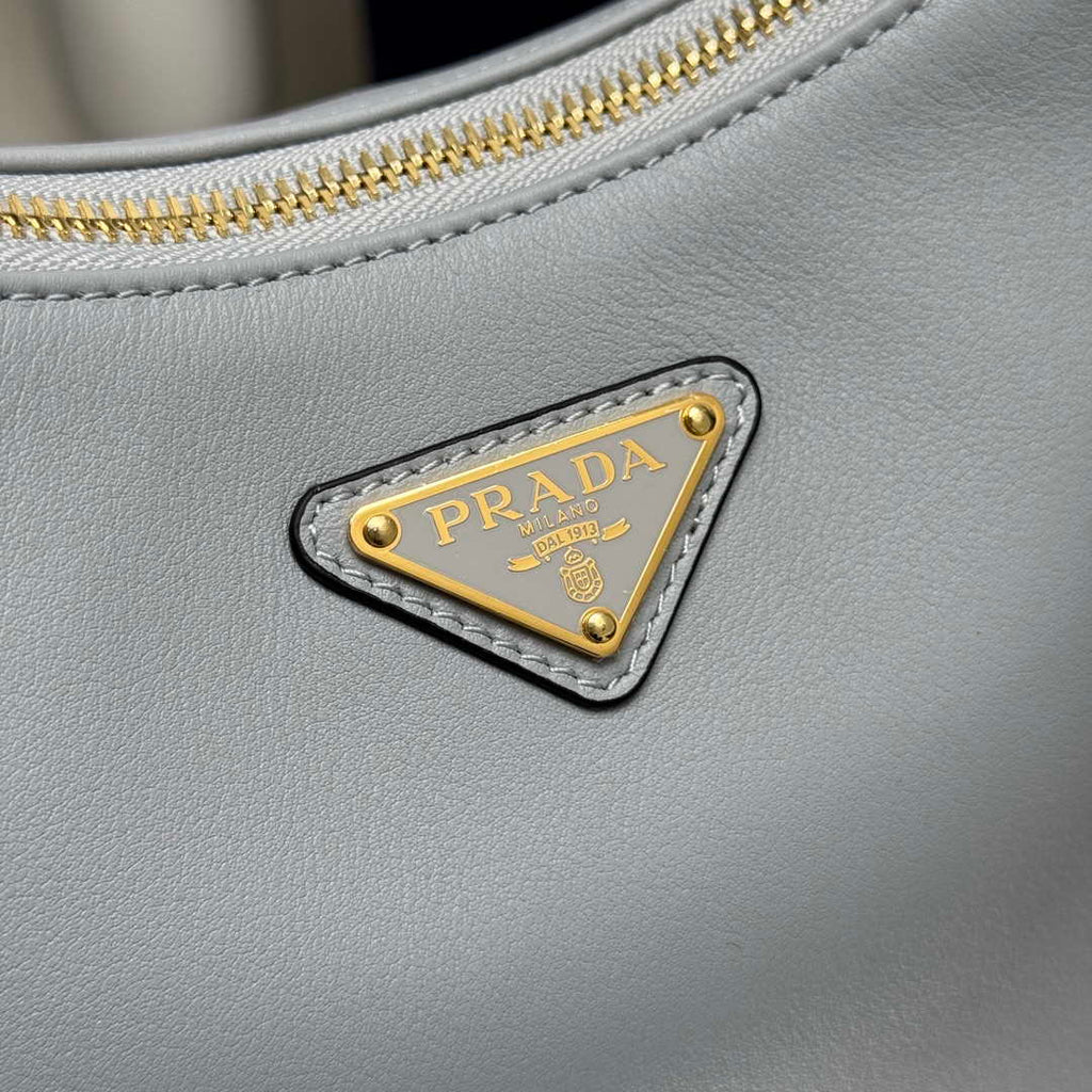 Prada 1BC229 Prada Aim¨¨e Medium leather shoulder bag Light Blue