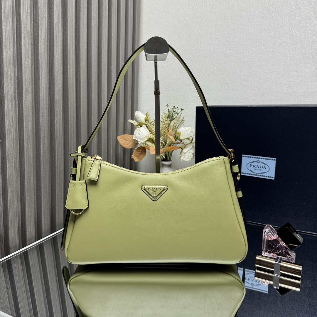Prada 1BC229 Prada Aim¨¨e Medium leather shoulder bag Light Green