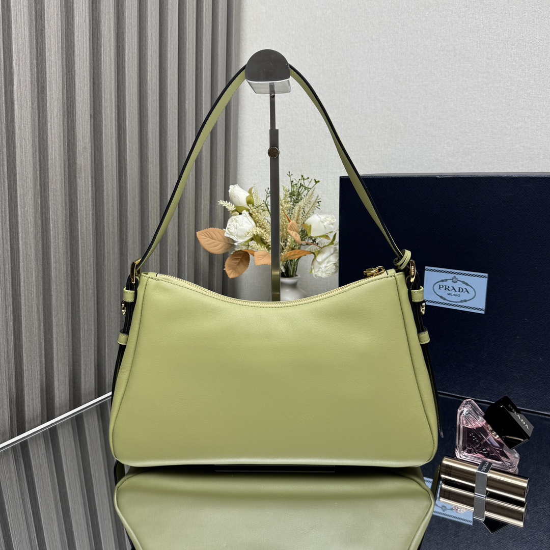 Prada 1BC229 Prada Aim¨¨e Medium leather shoulder bag Light Green