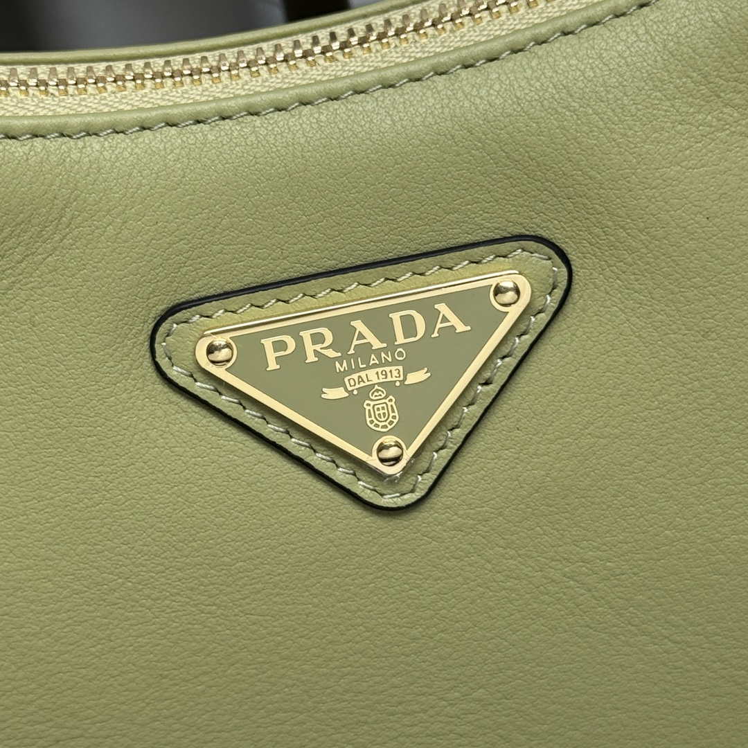Prada 1BC229 Prada Aim¨¨e Medium leather shoulder bag Light Green