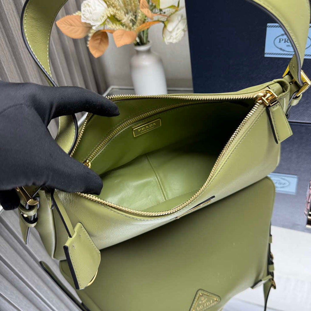 Prada 1BC229 Prada Aim¨¨e Medium leather shoulder bag Light Green