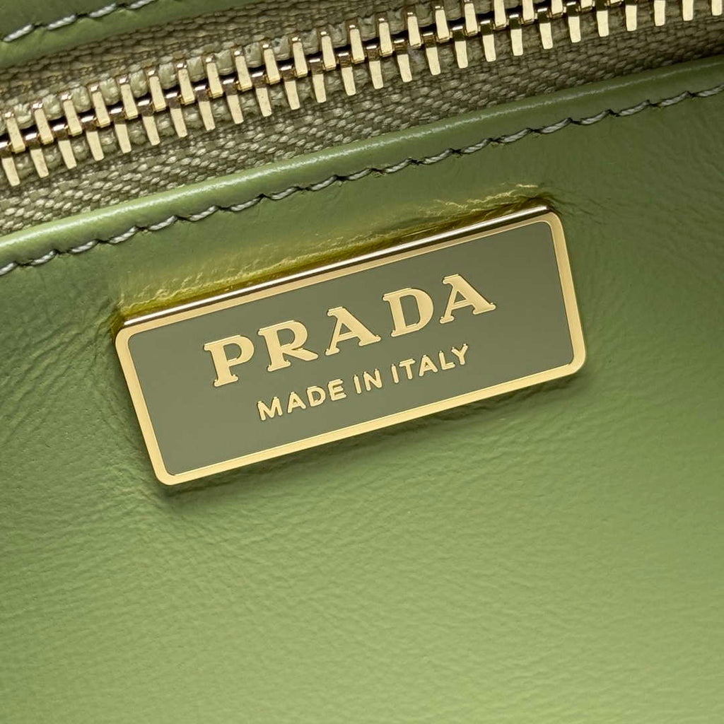 Prada 1BC229 Prada Aim¨¨e Medium leather shoulder bag Light Green