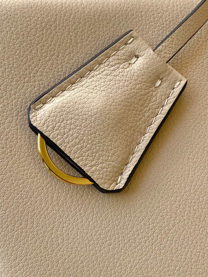 Prada 1BC229 Prada Aim¨¨e Medium leather shoulder bag Sand