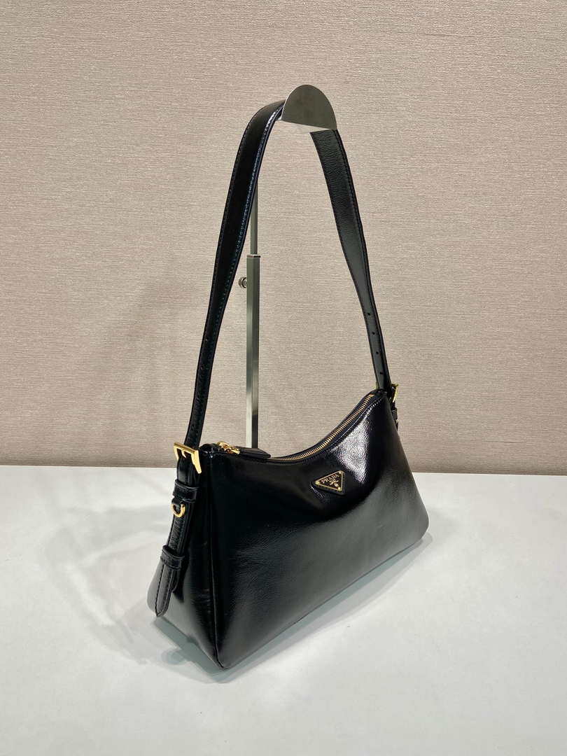 Prada 1BC229 Prada Aim¨¨e Medium Patent leather shoulder bag Black