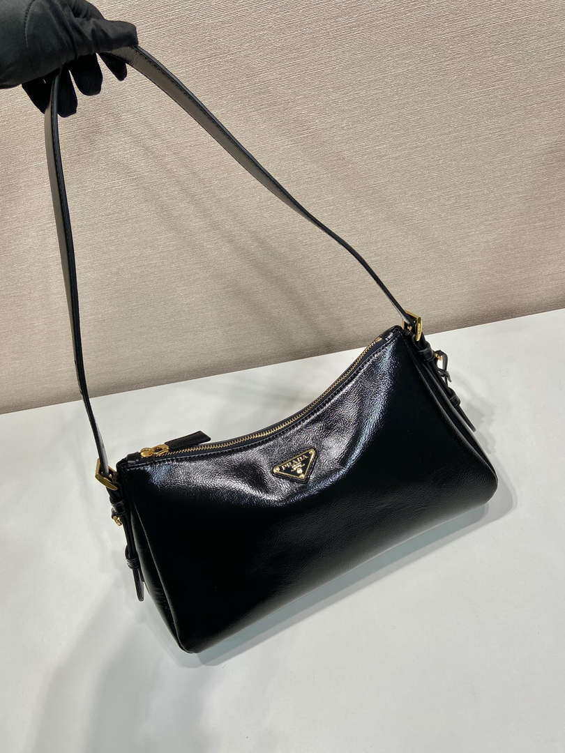 Prada 1BC229 Prada Aim¨¨e Medium Patent leather shoulder bag Black