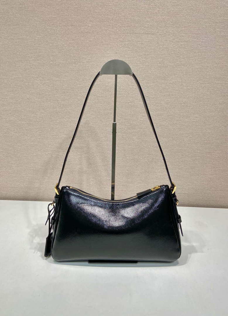 Prada 1BC229 Prada Aim¨¨e Medium Patent leather shoulder bag Black