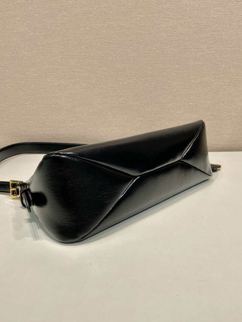 Prada 1BC229 Prada Aim¨¨e Medium Patent leather shoulder bag Black