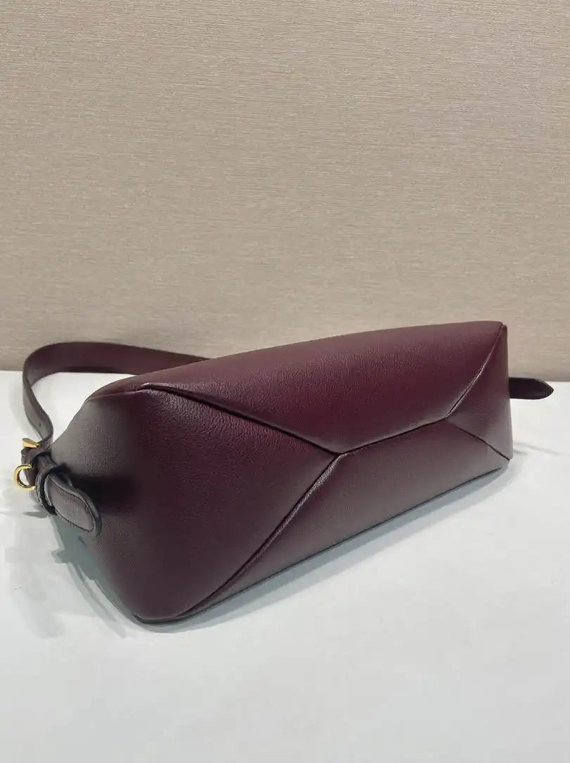 Prada 1BC229 Prada Aim¨¨e Medium Patent leather shoulder bag Wine Red
