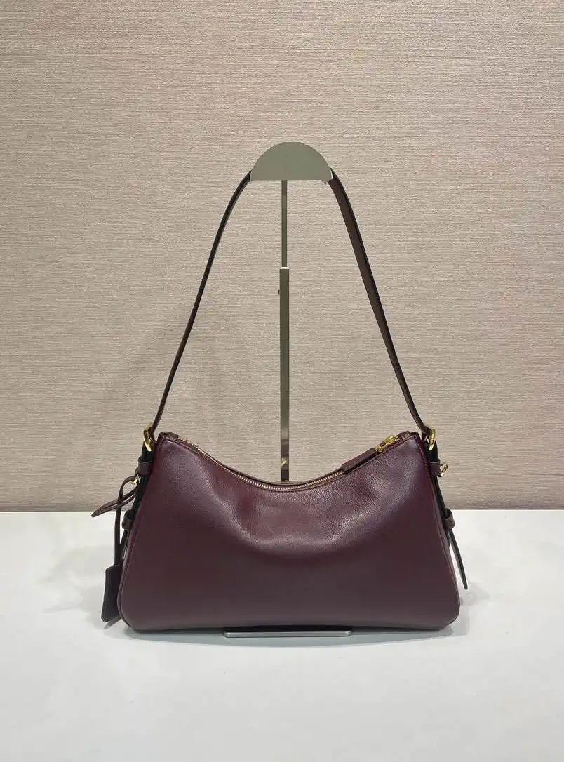 Prada 1BC229 Prada Aim¨¨e Medium Patent leather shoulder bag Wine Red