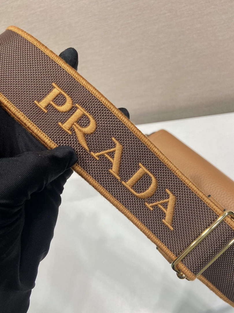 Prada 1BD314 Leather shoulder bag Brown