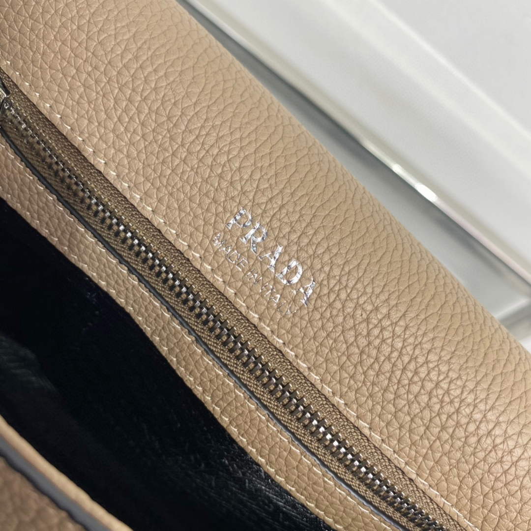 Prada 1BD314 Leather shoulder bag Clay Gray