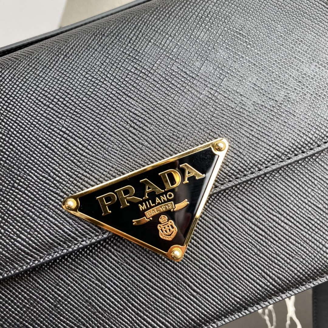 Prada 1BD320 Prada Embl¨¨me Saffiano Shoulder Bag Black