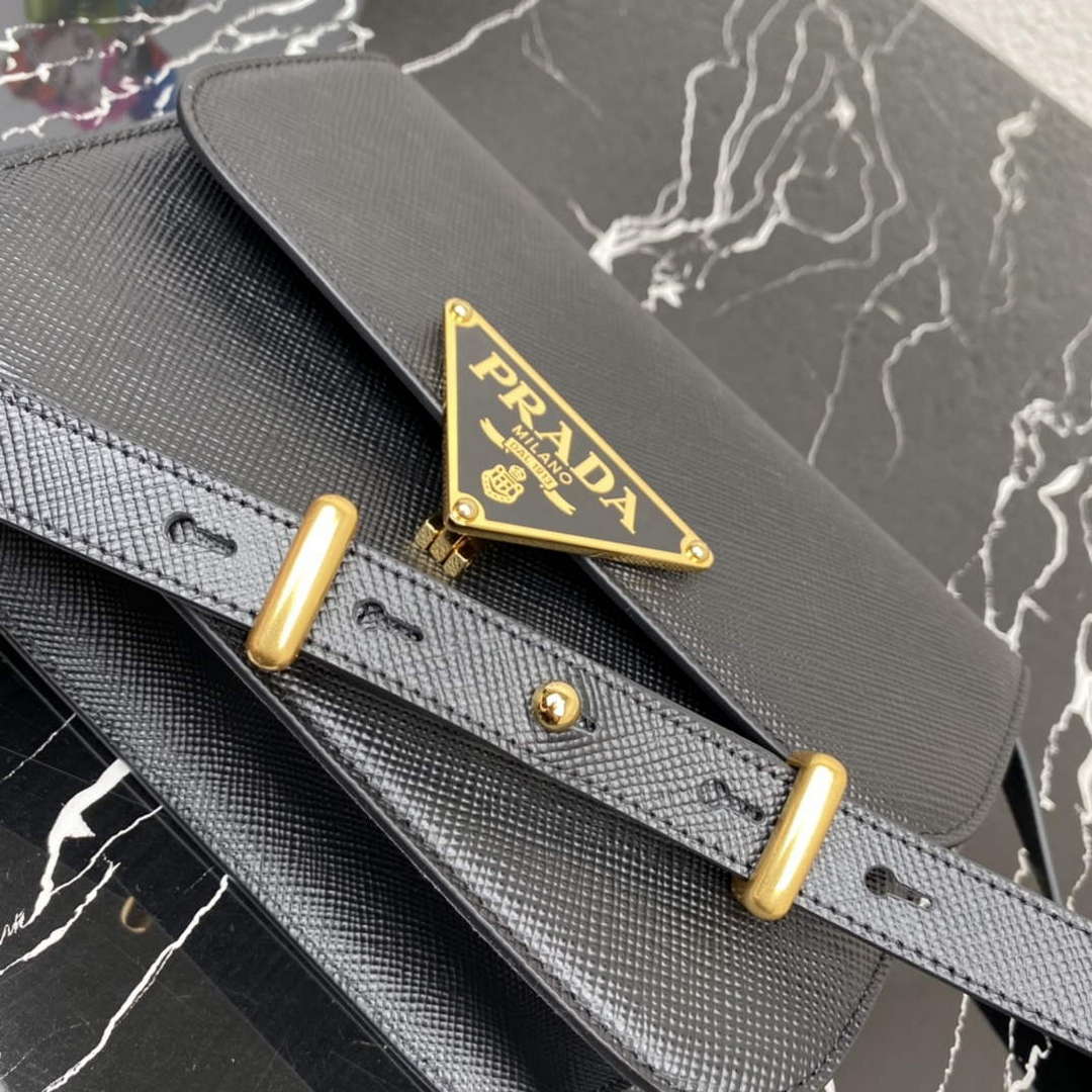 Prada 1BD320 Prada Embl¨¨me Saffiano Shoulder Bag Black