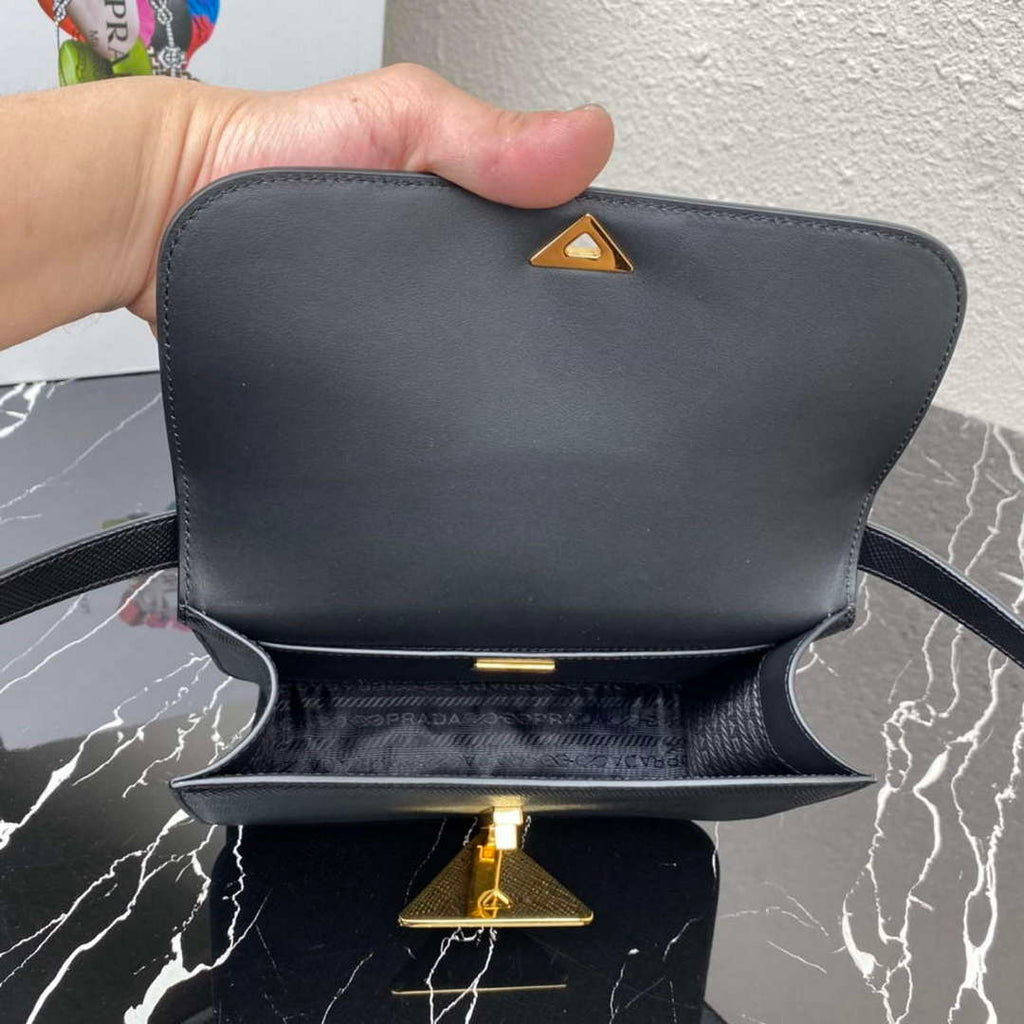 Prada 1BD320 Prada Embl¨¨me Saffiano Shoulder Bag Black