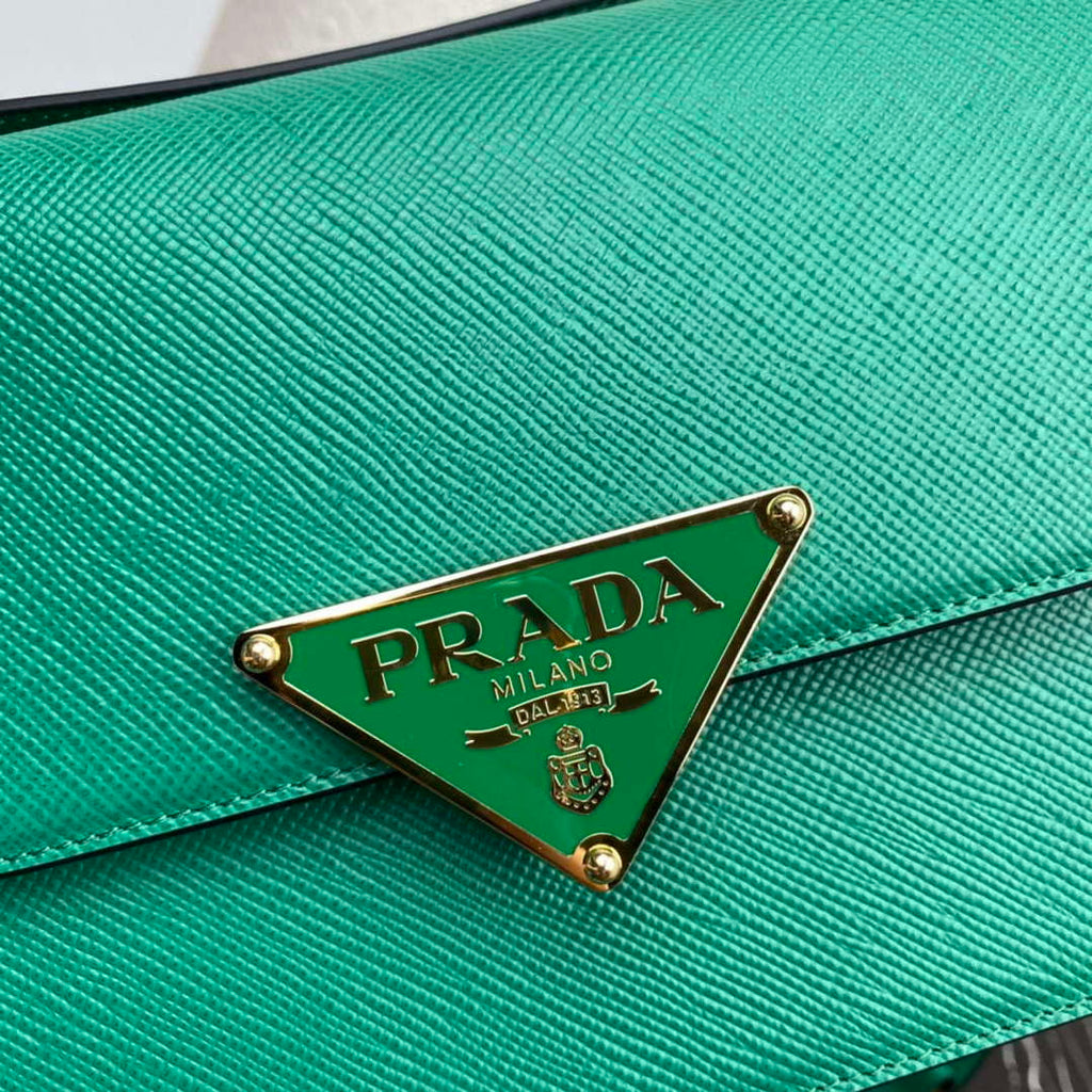 Prada 1BD320 Prada Embl¨¨me Saffiano Shoulder Bag Green