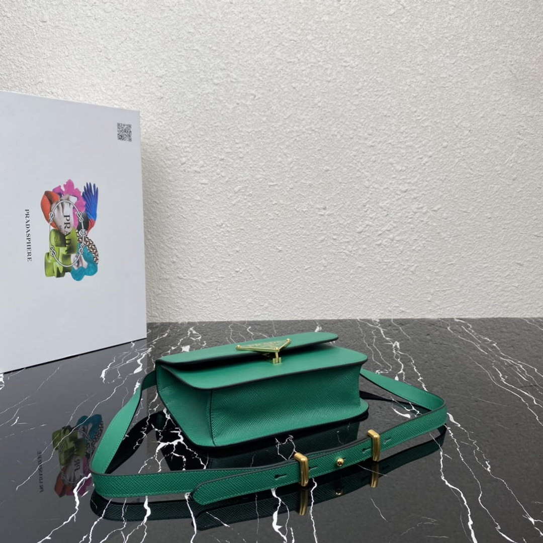 Prada 1BD320 Prada Embl¨¨me Saffiano Shoulder Bag Green