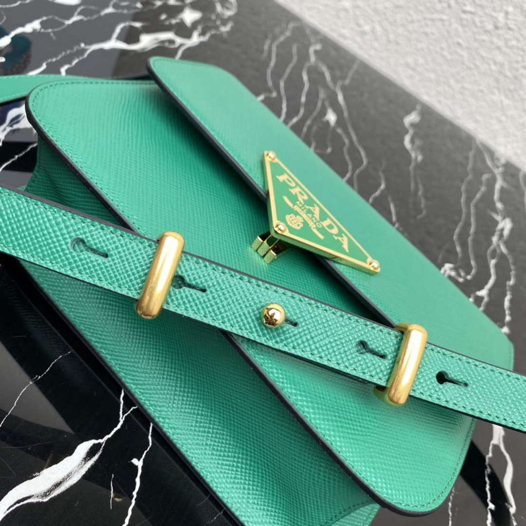 Prada 1BD320 Prada Embl¨¨me Saffiano Shoulder Bag Green