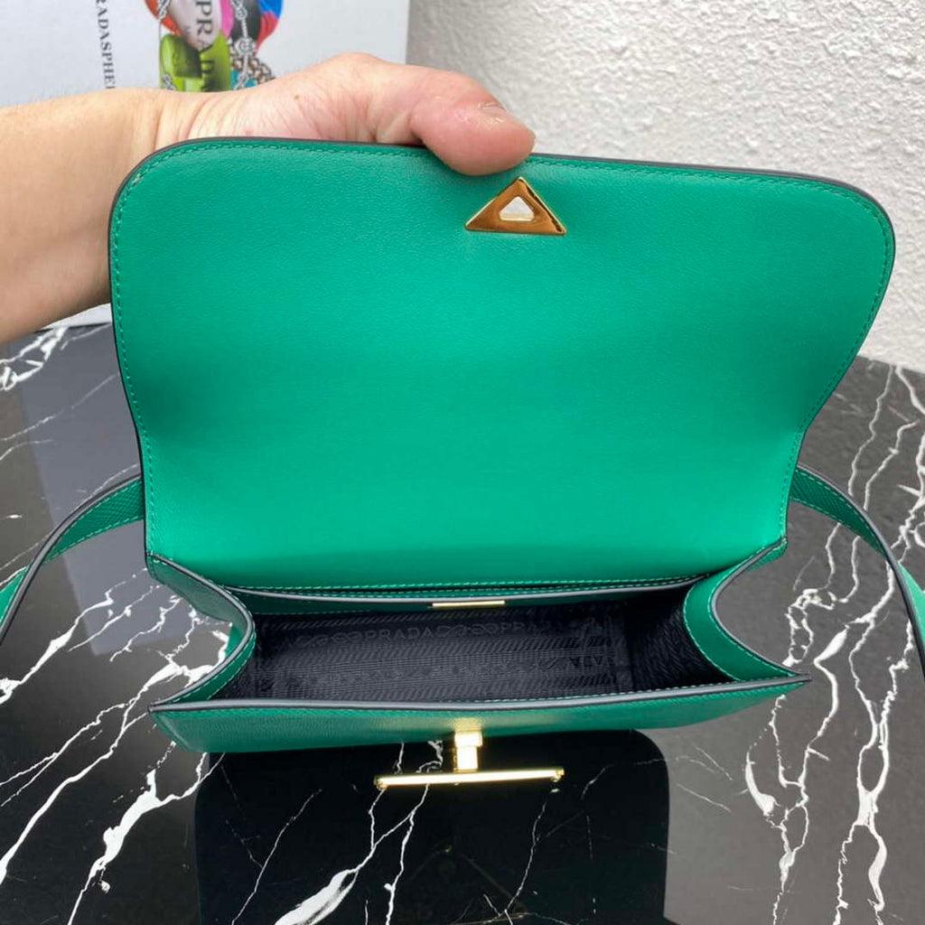 Prada 1BD320 Prada Embl¨¨me Saffiano Shoulder Bag Green
