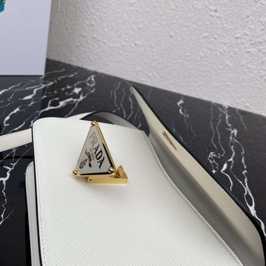 Prada 1BD320 Prada Embl¨¨me Saffiano Shoulder Bag White