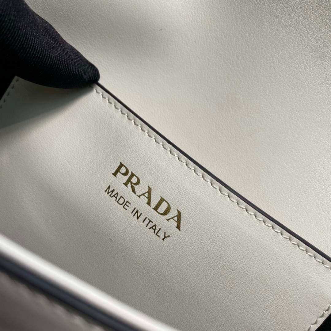 Prada 1BD365 Leather shoulder bag White - Default Title - View 9
