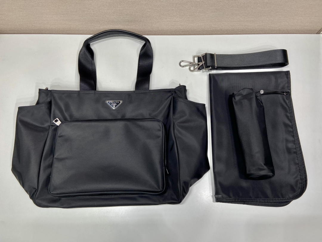 Prada  1BG102_RV44_F0002_V_OOO Re-Nylon baby bag Black