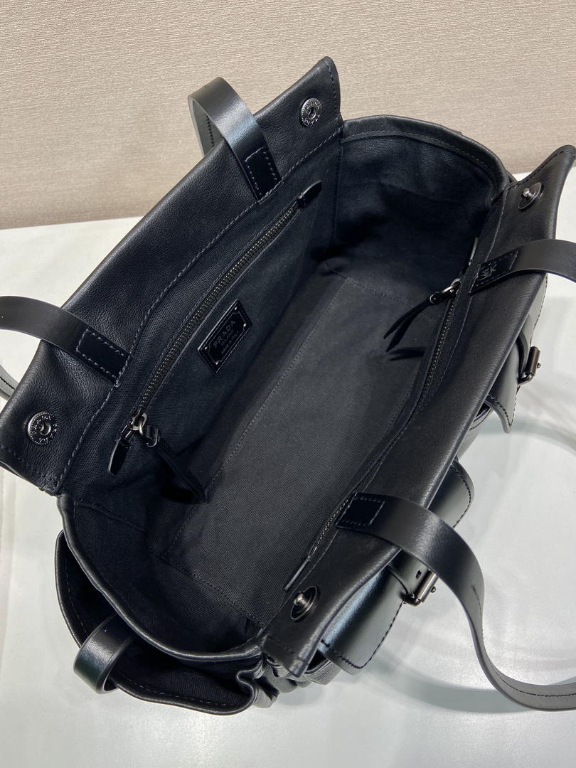 Prada 1BG645 Route medium leather tote bag Black