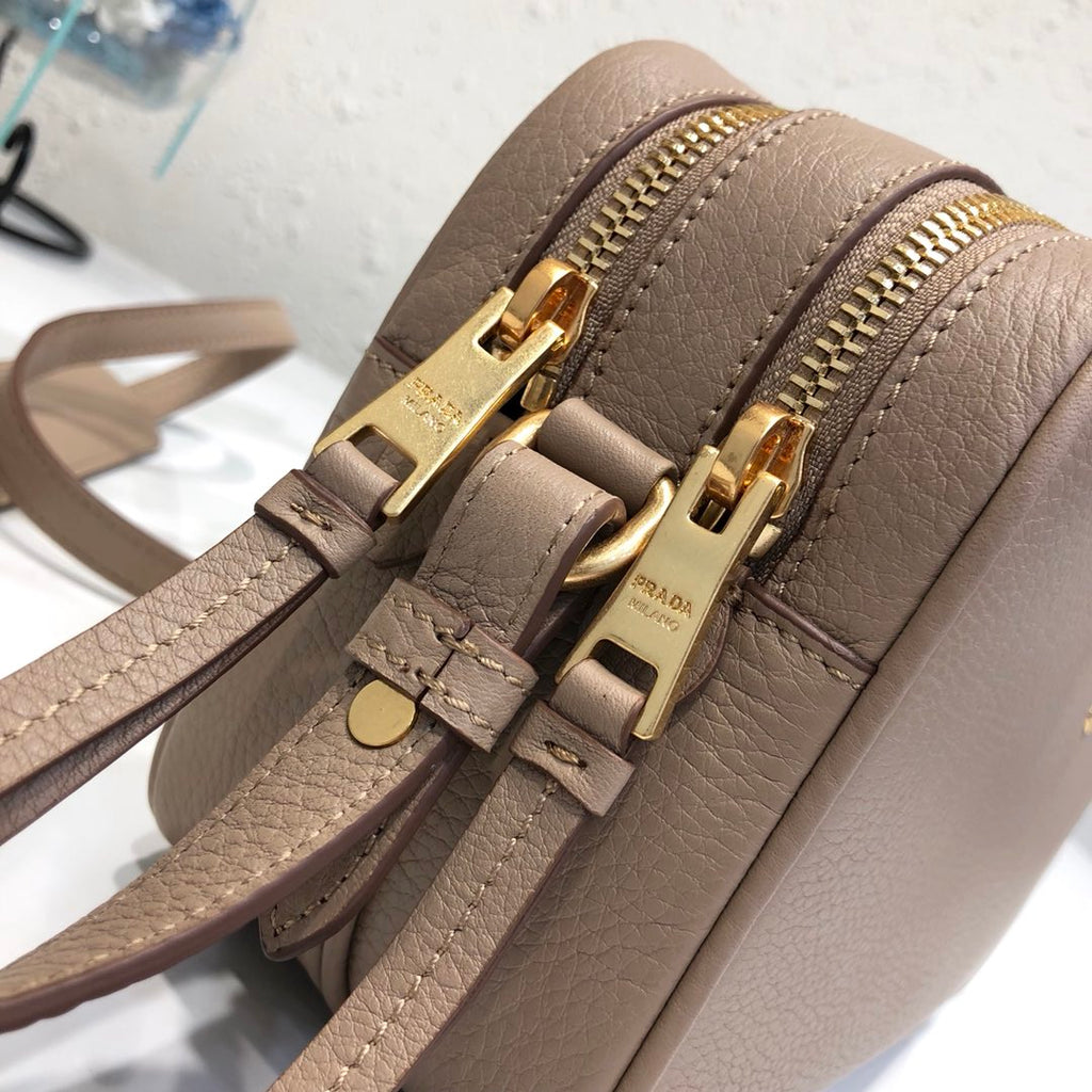 Prada 1BH082 Leather bag with shoulder strap Light Pink Gold