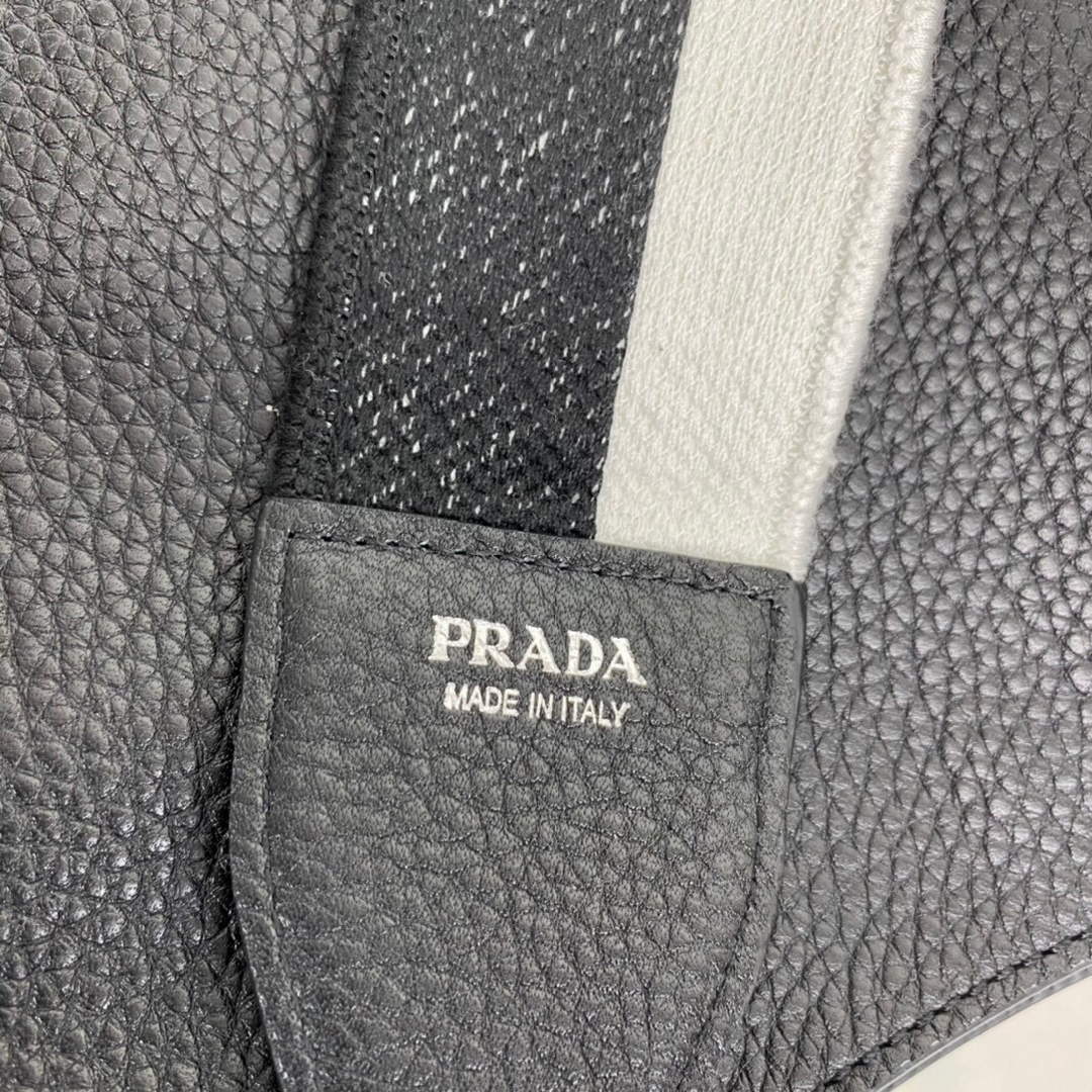 Prada 1BH191 Leather mini shoulder bag Black