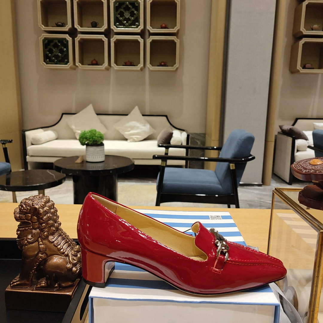 Prada 1D193N Patent Leather Loafers 50 mm Heel P67325
