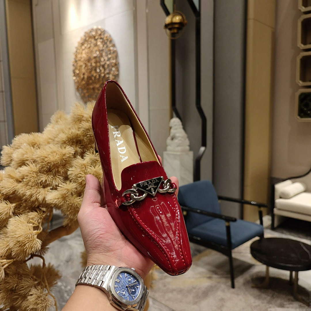 Prada 1D193N Patent Leather Loafers 50 mm Heel P67325