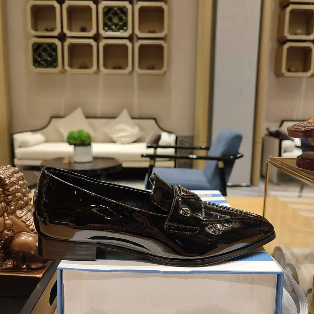 Prada 1D193N Patent Leather Loafers P67320