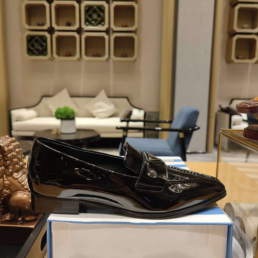 Prada 1D193N Patent Leather Loafers P67320