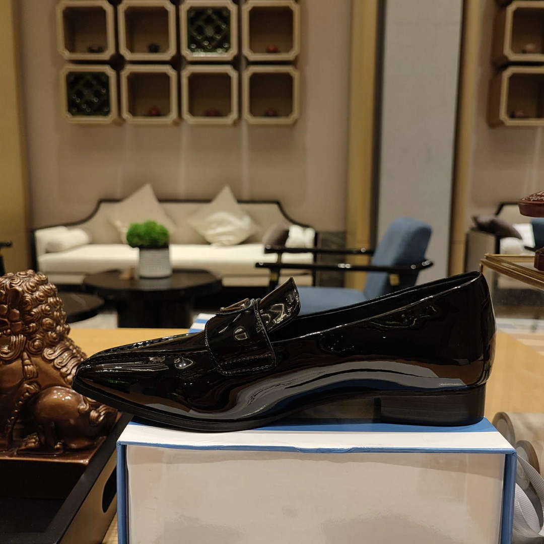 Prada 1D193N Patent Leather Loafers P67320