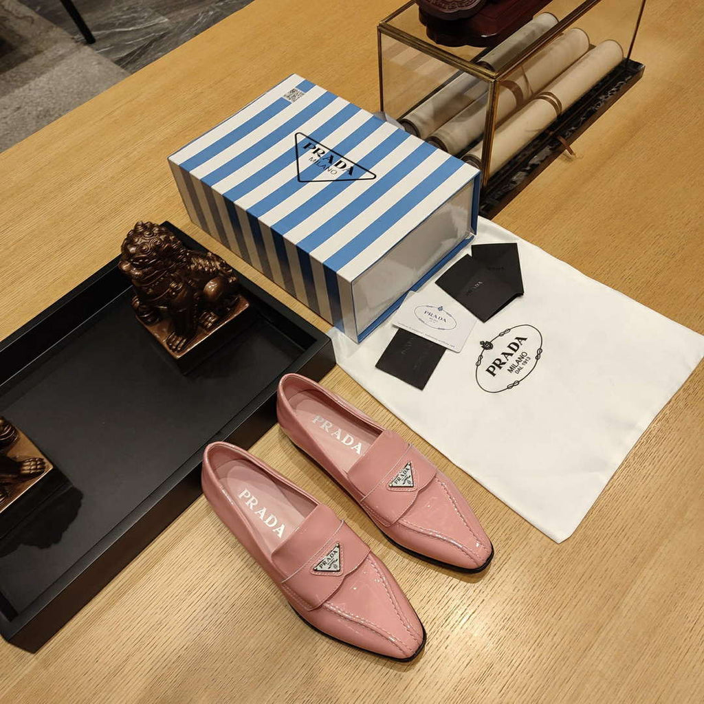 Prada 1D193N Patent Leather Loafers P67322
