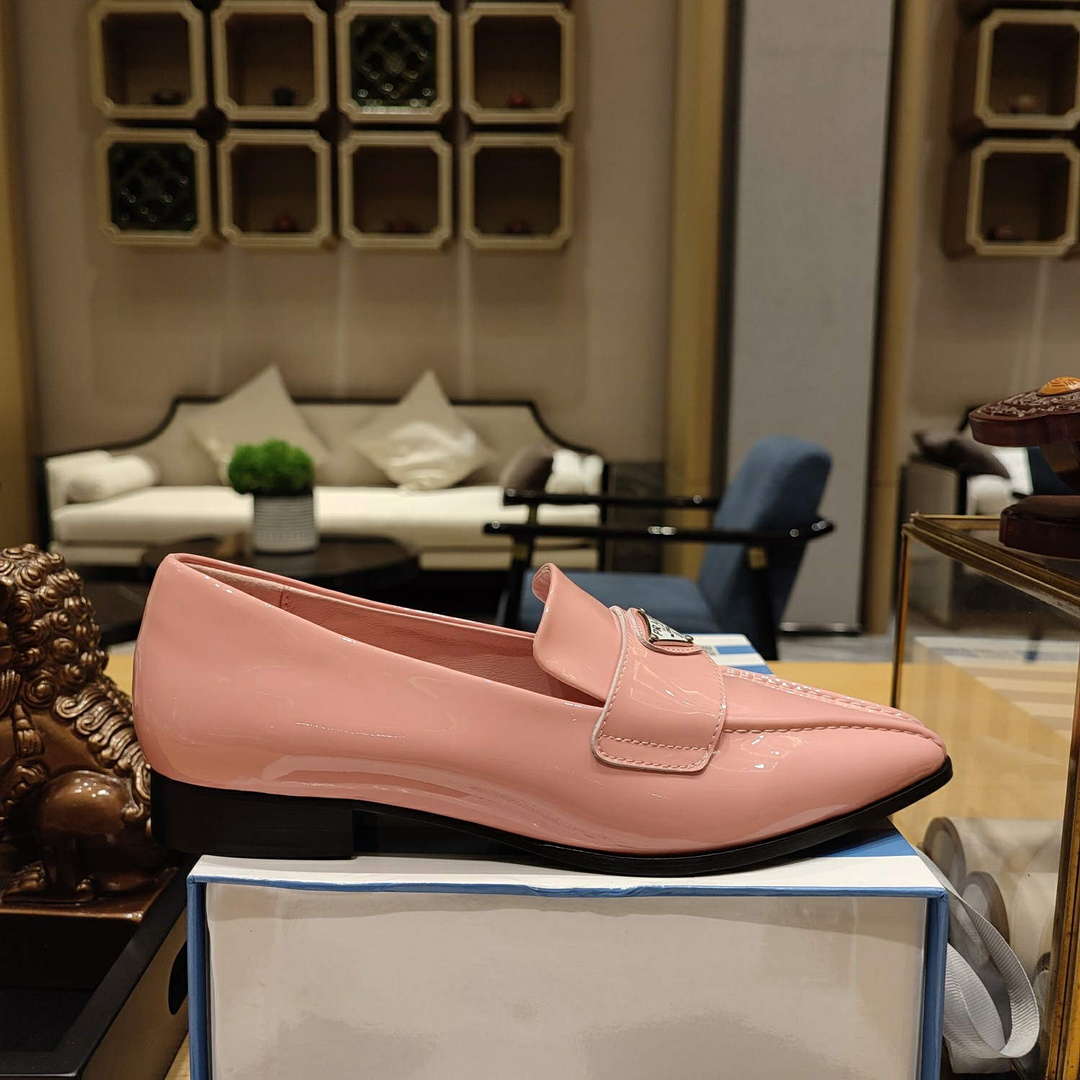 Prada 1D193N Patent Leather Loafers P67322