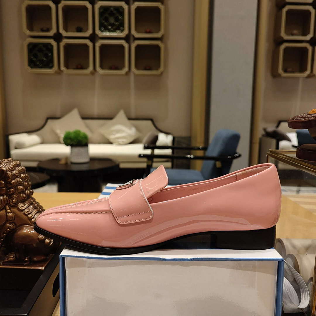 Prada 1D193N Patent Leather Loafers P67322